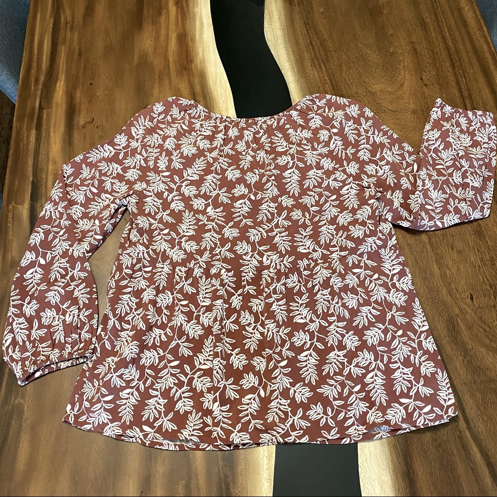 Old Navy Fall Top - Picture 3 of 11